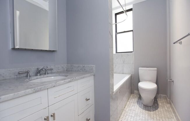 905 W AVE 142