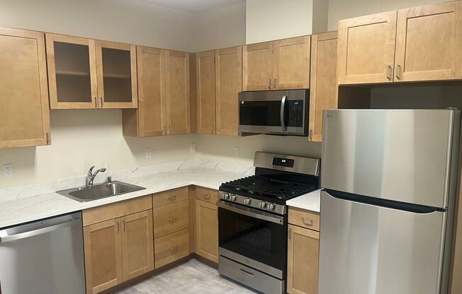 Newly Remodeled 2 Bedroom in Lower Pac. Heights. Washer/Dryer.
