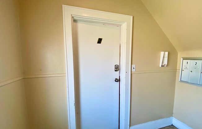 1029 Dana Apts