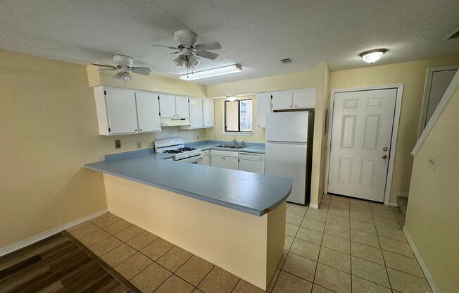 Great Two Bedroom-Freshly Remodeled-$500.00 off first months rental rate with approved application!