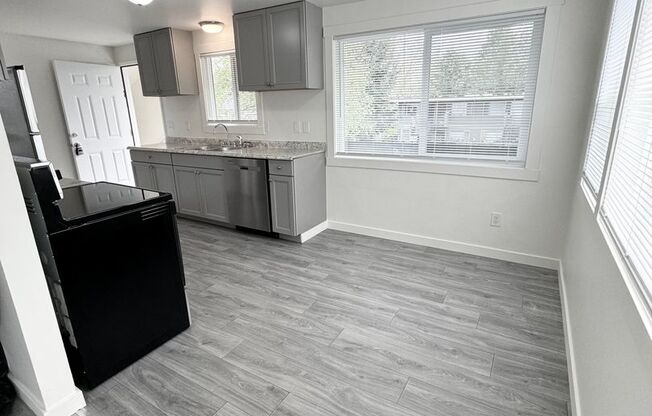 8830- 8832 9th Ave SW