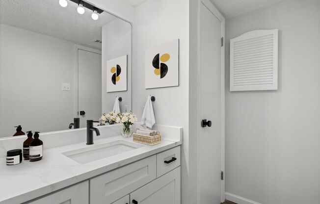 2 beds, 1 bath, 870 sqft, $1,335, Unit 248A