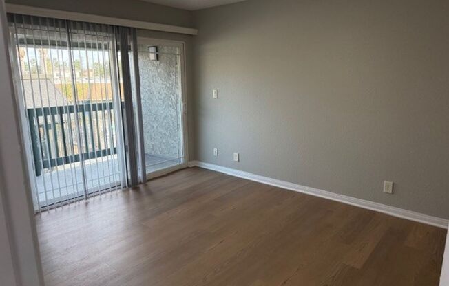 2 beds, 2 baths, 880 sqft, $2,795, Unit N-36