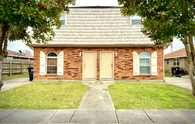 3561 KINGS DR