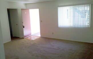 2 beds, 1 bath, 926 sqft, $2,395, Unit C