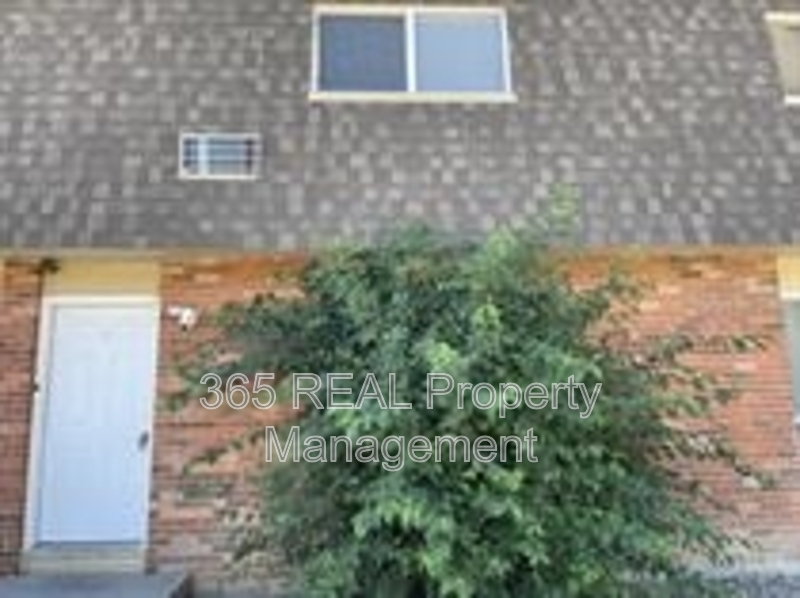 706 37 AVE