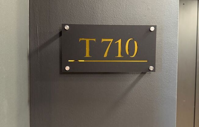 1 bed, 1 bath, 800 sqft, $2,038, Unit T710