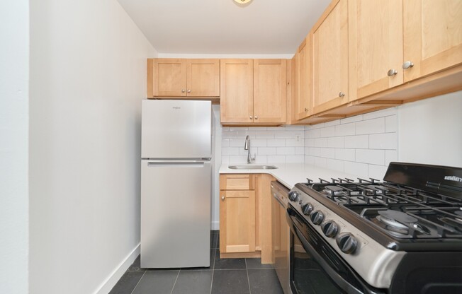 Studio, 1 bath, $3,300, Unit 7E