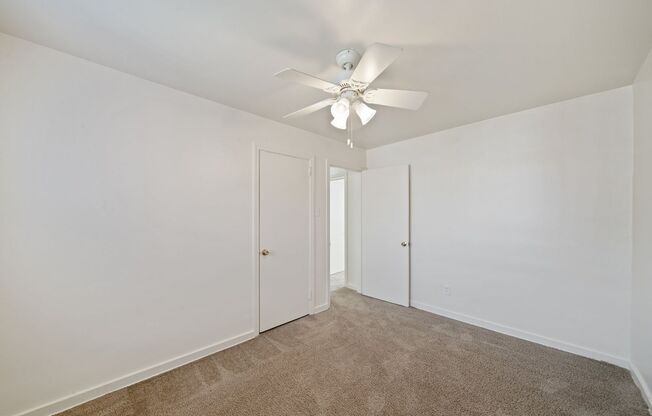 3 beds, 1 bath, 950 sqft, $1,395, Unit 619 Southcrest Drive #19