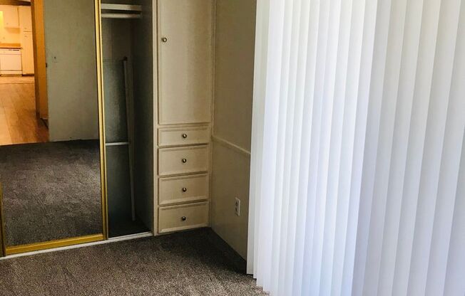 1 bed, 1 bath, 576 sqft, $2,399, Unit 60B