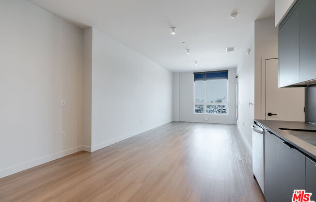 2 beds, 2 baths, 1,004 sqft, $5,395, Unit 732