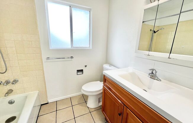 3 beds, 1 bath, $3,100