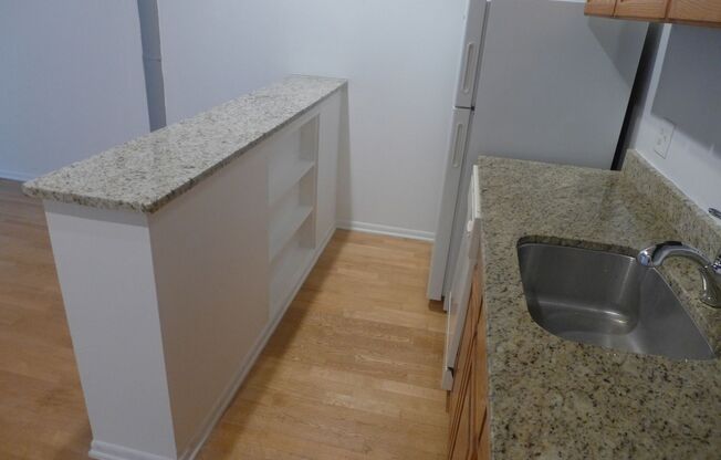 Studio, 1 bath, 535 sqft, $1,525