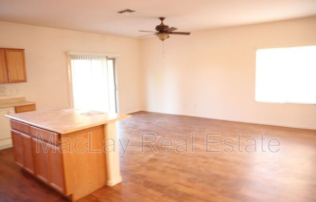 1250 E MACAW DR