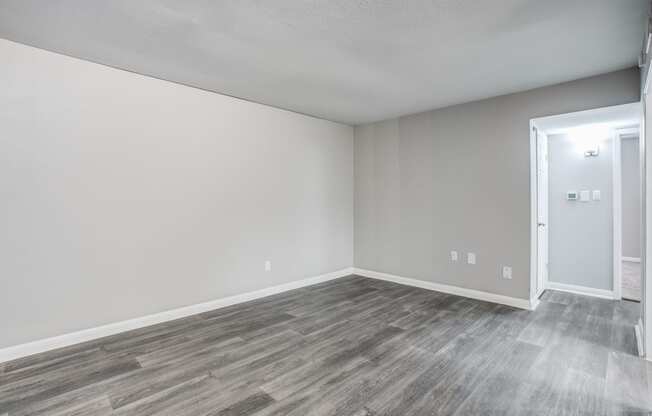 Living Room at Bellaire Oaks Apartments, Houston