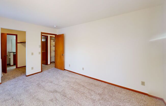 2 beds, 1 bath, 1,050 sqft, $1,655, Unit 7722CE