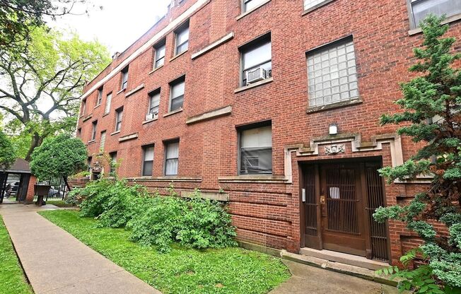 2 beds, 1 bath, 525 sqft, $1,485, Unit 4246 - 1E