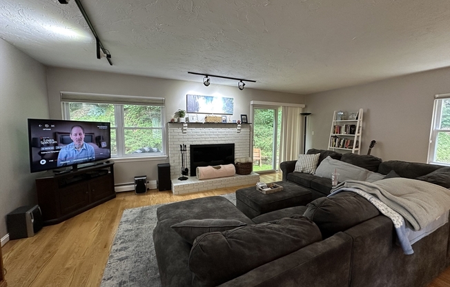 2249 COMMONWEALTH AVE