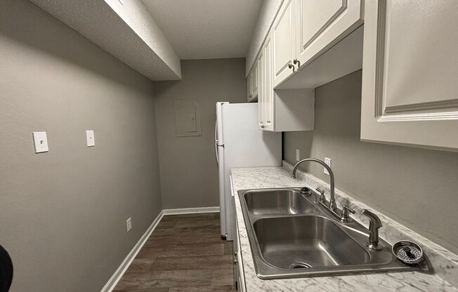 1 bed, 1 bath, 608 sqft, $800, Unit 214