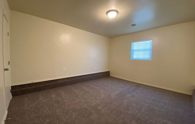 4 beds, 1 bath, $1,295