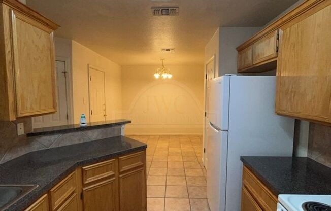 3 beds, 2 baths, $1,225, Unit 3607 Dustin Ct Unit B