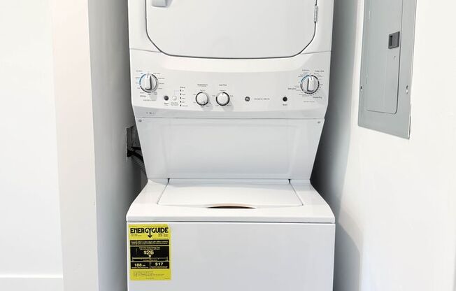 1 bed, 1 bath, $2,720, Unit 13