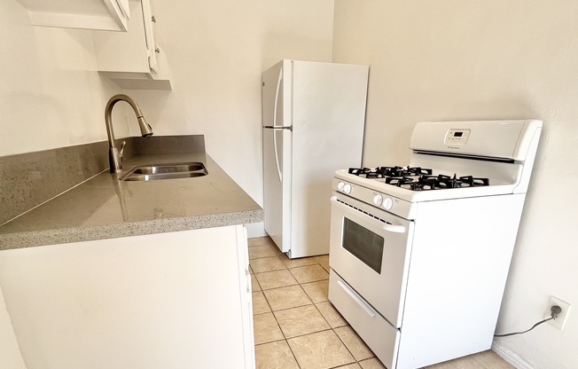 1405 S Berendo