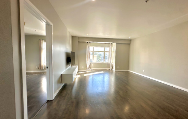 4343 3rd Street #402
