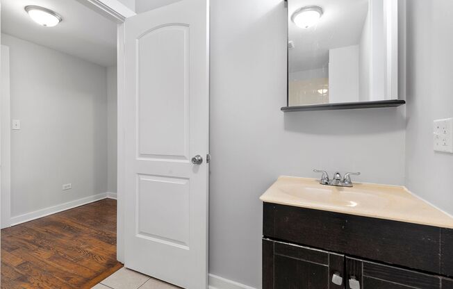 2 beds, 1 bath, 696 sqft, $1,995, Unit 1456-G8