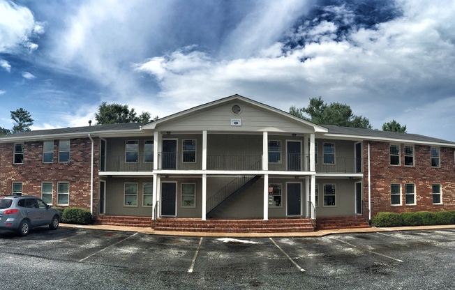 2 beds, 1 bath, 860 sqft, $1,310, Unit 268-2