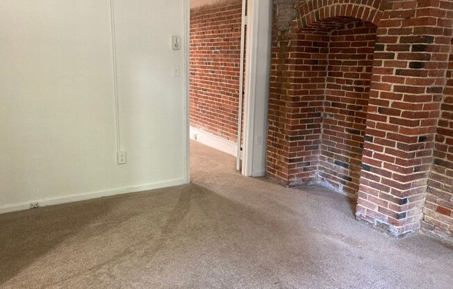 1 bed, 1 bath, 700 sqft, $1,299, Unit 50-1B
