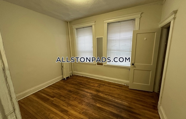 2 beds, 1 bath, 625 sqft, $2,500, Unit 3