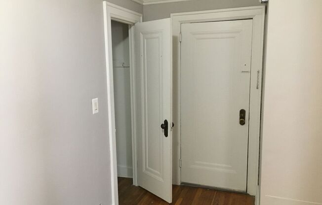 2 beds, 1 bath, 962 sqft, $1,475, Unit 3C