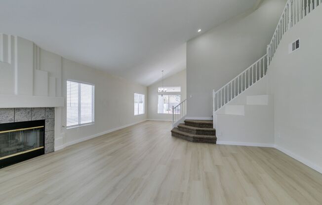 Stunning 3 Bedroom, 2.5 Bathroom Home in Elkhorn