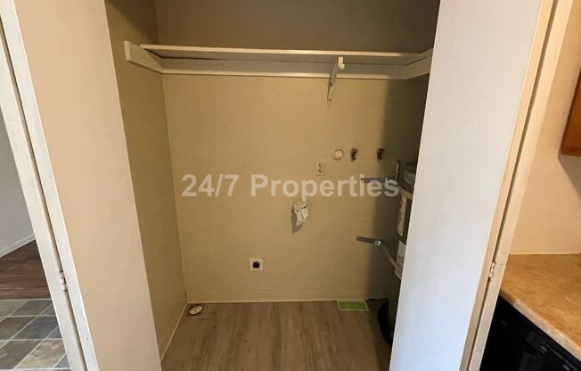 2 beds, 1 bath, 900 sqft, $1,495, Unit 16346 Unit 1