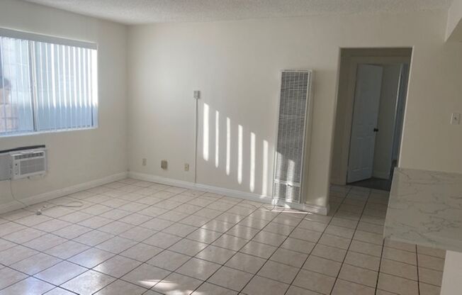 Modern Comfort in Downey: 2 Bed, 1 Bath Unit with Utilities Included!