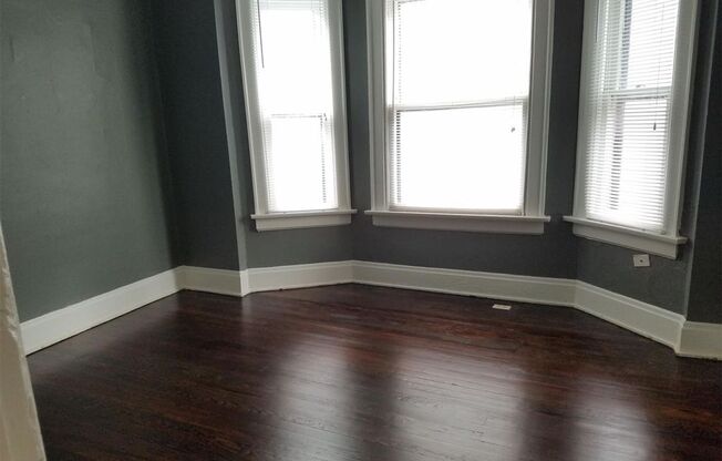 2 beds, 1 bath, $1,325, Unit 1480