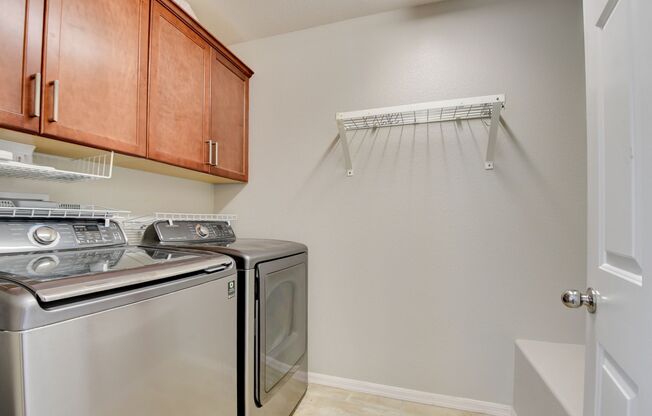RARE STRIP & MOUNTAIN VIEWS | PRIVATE ROOFTOP DECK