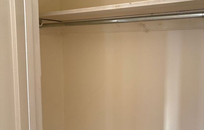 3 beds, 1 bath, 1,425 sqft, $1,495, Unit 4815-D1