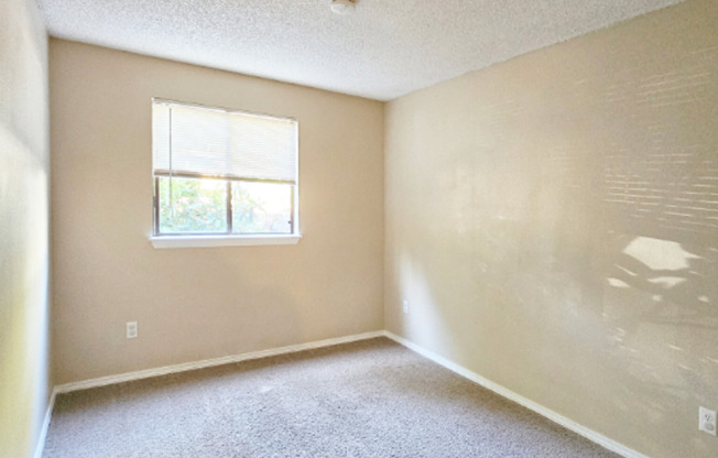 3 beds, 2 baths, 1,553 sqft, $2,300, Unit C-260