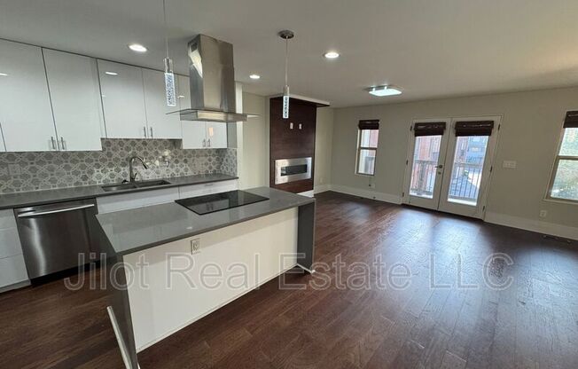 1280 DAHLGREN LN