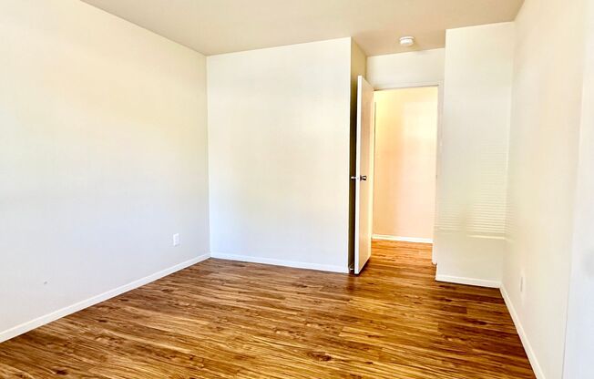 2 beds, 1 bath, $1,550, Unit Unit 212