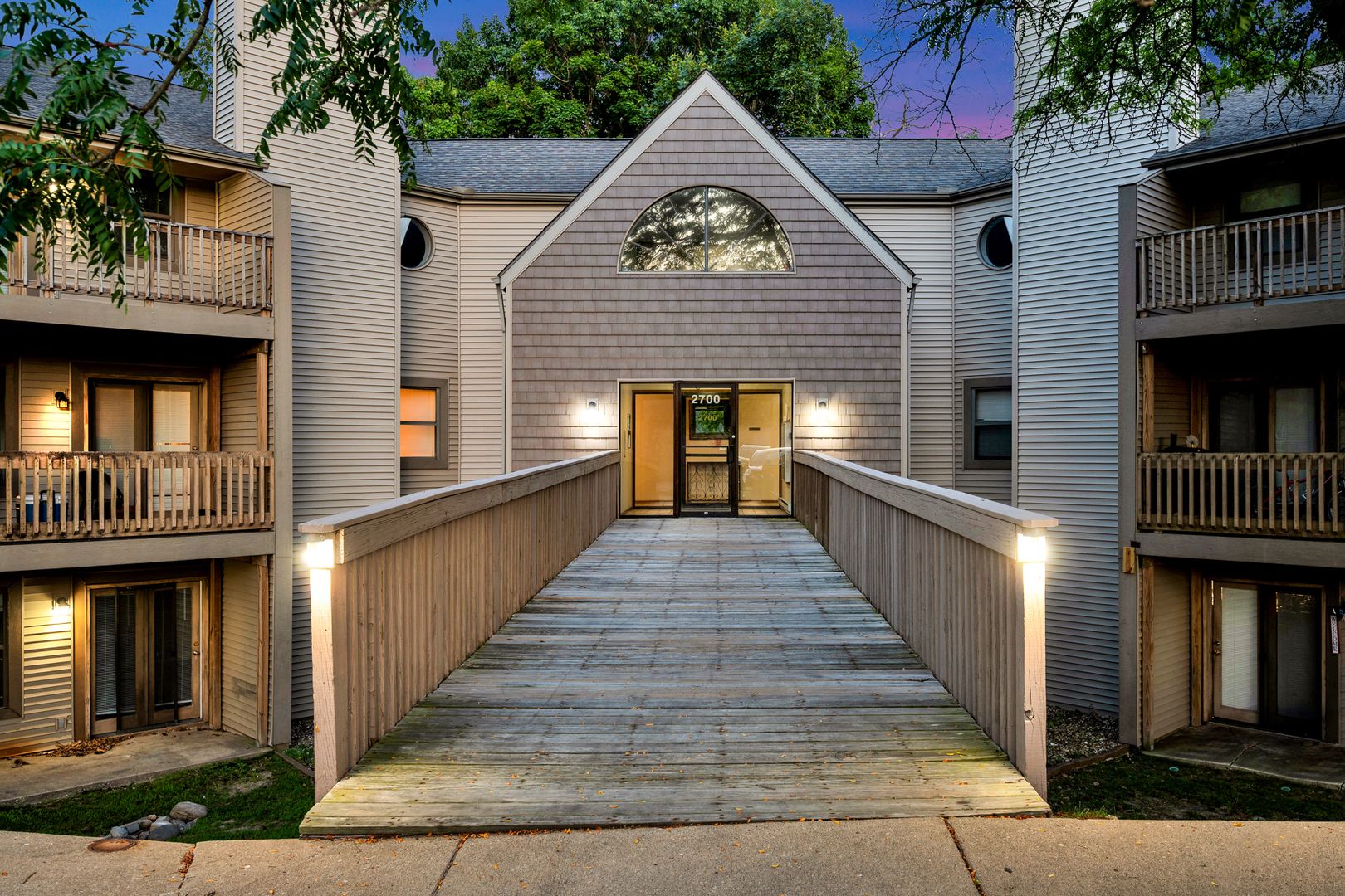 1 Bedroom / 1 Bathroom Oakridge Apartments Unit