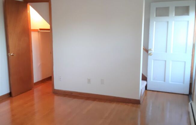 2 beds, 1.5 baths, 900 sqft, $1,440, Unit F-9