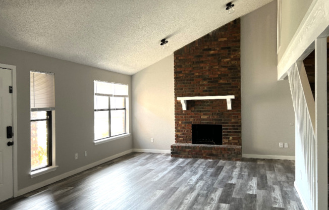 8325 E 65 ST
