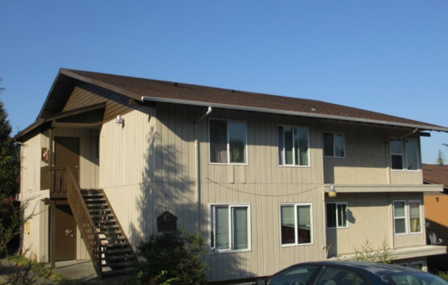 2118 S 107th St, Seattle, WA 98168