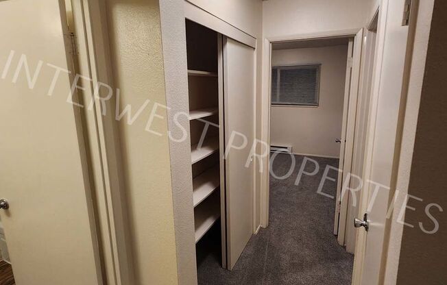 2 beds, 1 bath, 864 sqft, $1,450, Unit 020