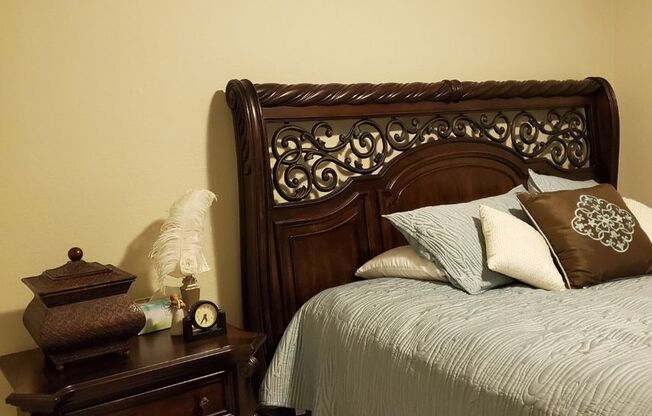 Cozy 2 Bedroom Townhome in the Northwest!