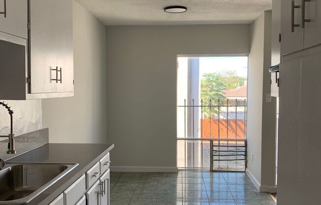 1 bed, 1 bath, $2,050, Unit 16