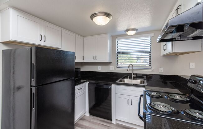 Studio, 1 bath, 500 sqft, $1,350, Unit 131